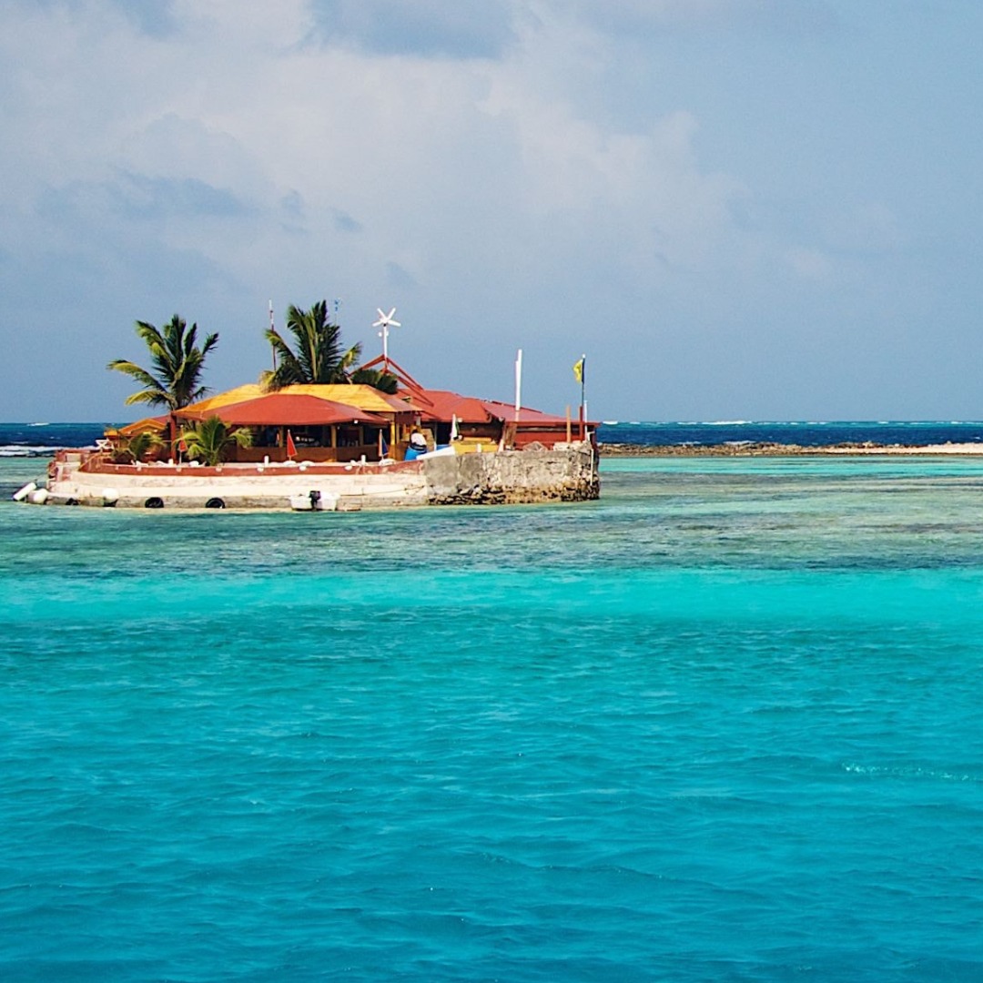 Une petite escale au bord d’une eau turquoise